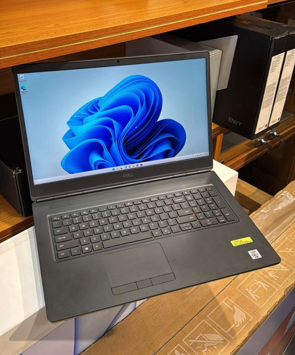 Neatly DELL PRECISION 7750 intel core i7 32gb ram 512gb ssd