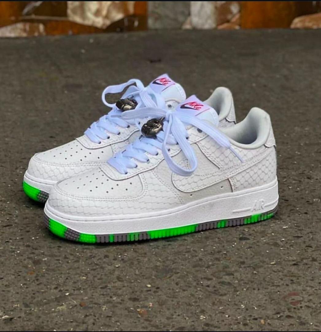 NIKE AIRFORCE CLASSIC