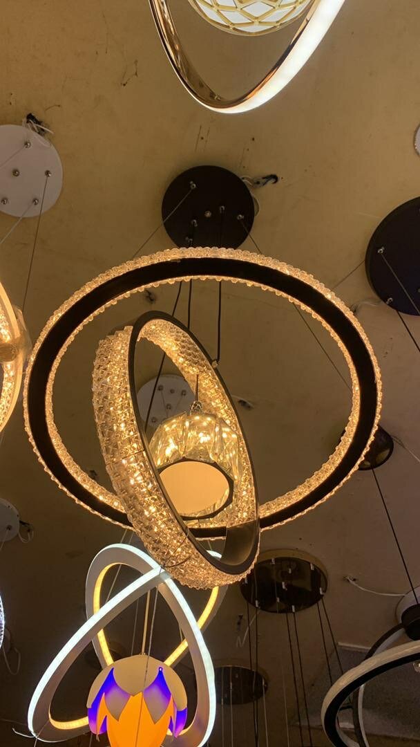 Chandelier/center light