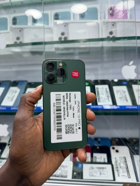 13 pro 128 état Casi