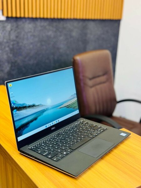 Dell XPs 13inch  8/256 i5  7th Gen