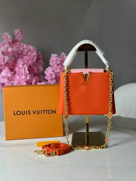 Elegant ladies hand bag