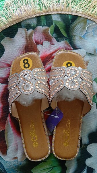 Ladies slippers