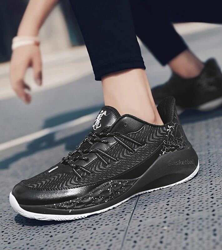 Chaussures de Basketball Noires