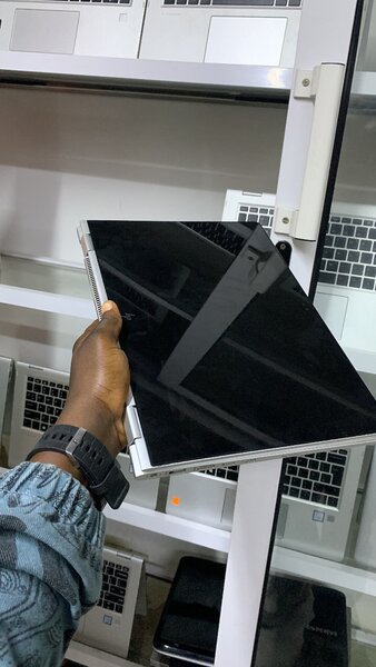 Hp elite book 1030 G2