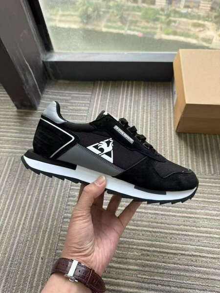 Sneakers modernes et stylées
