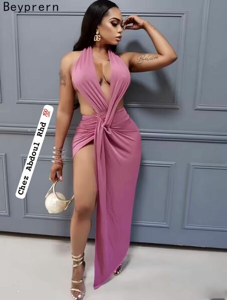 Robe élégante fendue rose