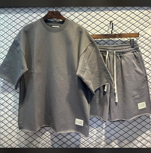 Ensemble T-shirt et Short Confortable