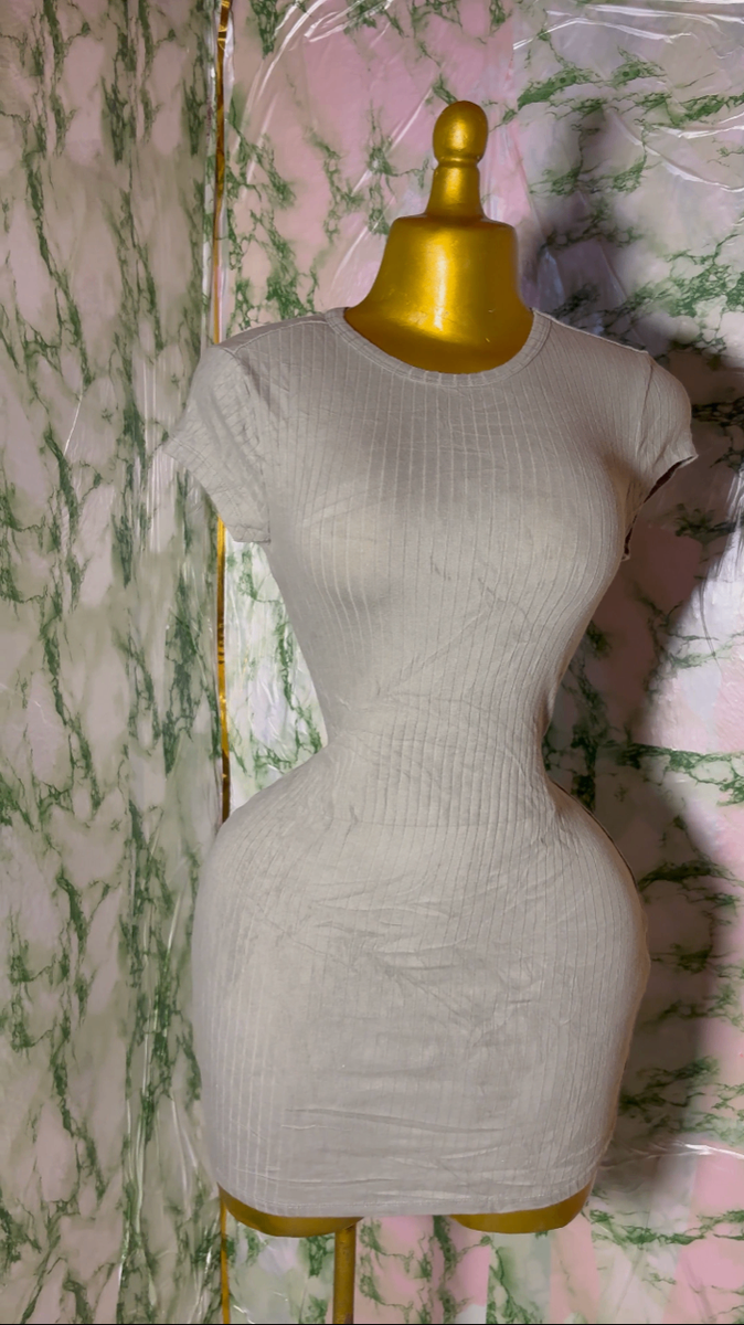 Robe moulante élégante femme