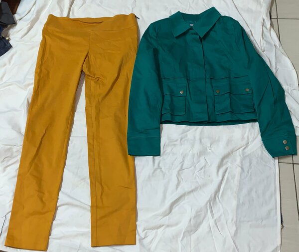 Vêtements colorés élégants