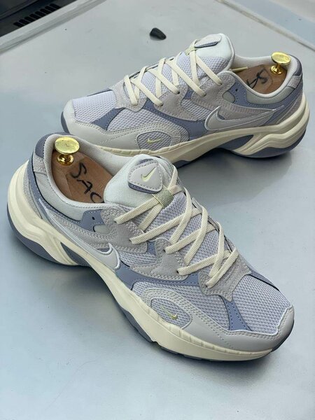 BASKETS NIKE