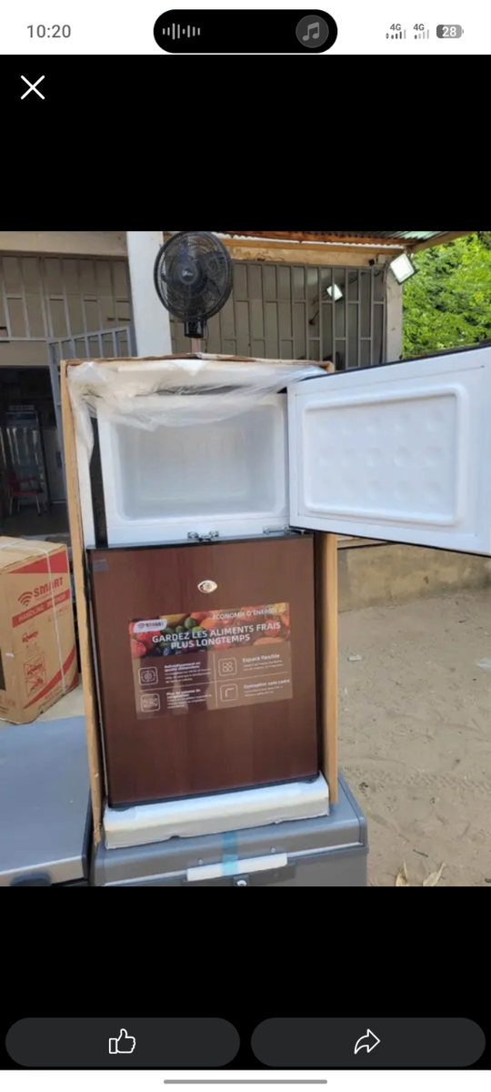 Réfrigérateur compact moderne