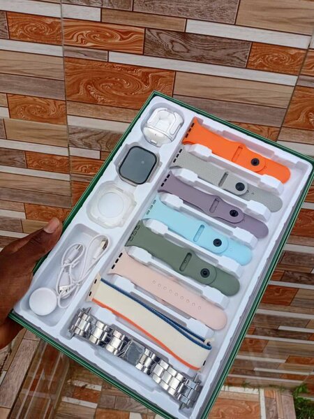 Lot montre intelligente et bracelets interchangeables