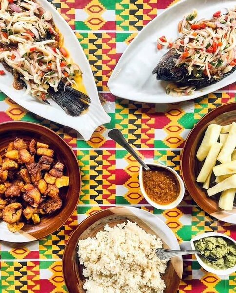 Frites au poulet aloco poisson