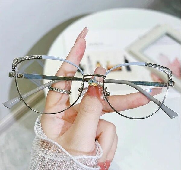 Vintage Cat Eye With Diamond Glasses