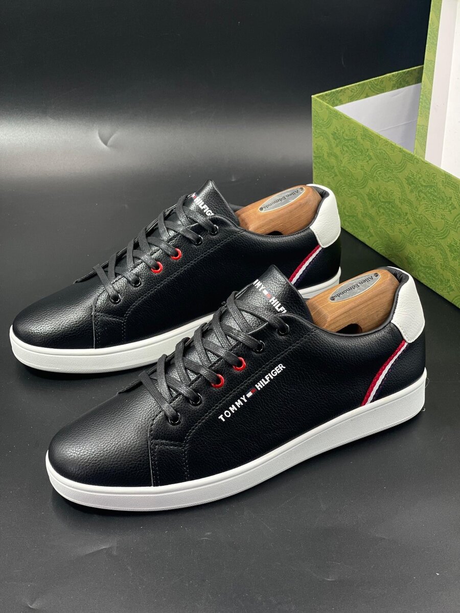 TOMMY HILFIGER CLASSIC WEAR