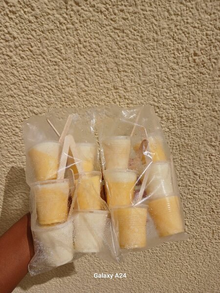 Sucettes glacées aux fruits