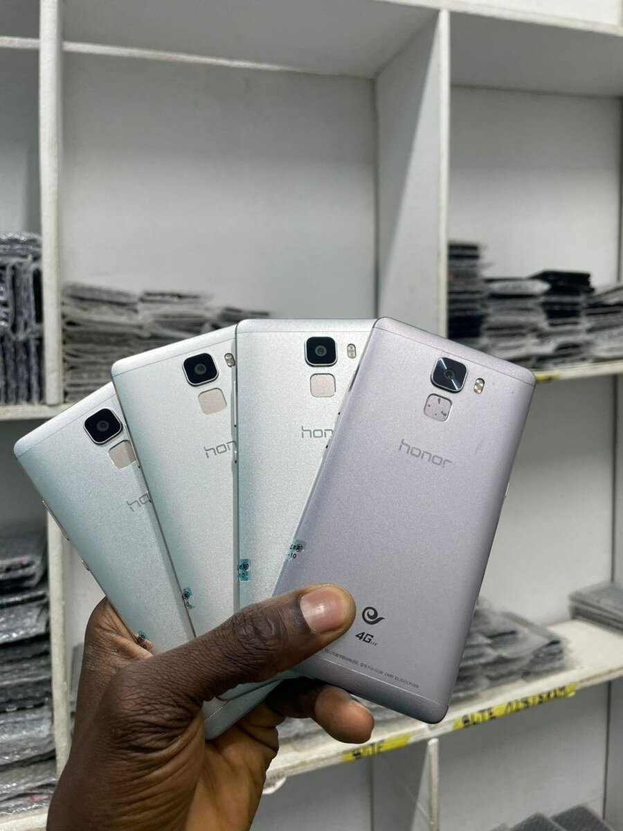 HUAWEI HONOR 7 (64GB-4RAM)