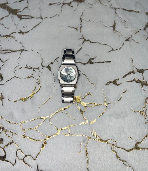 Montre élégante en acier inoxydable