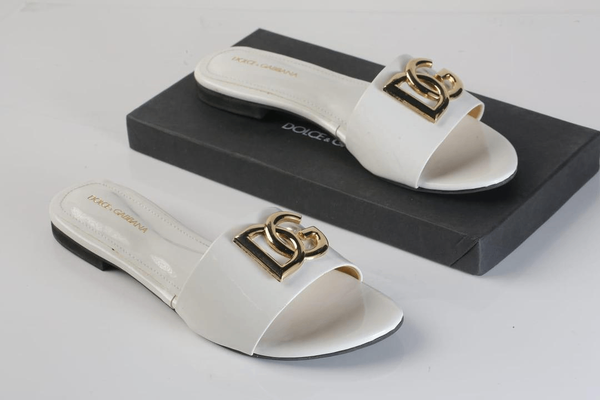 Woman's Rexine flats