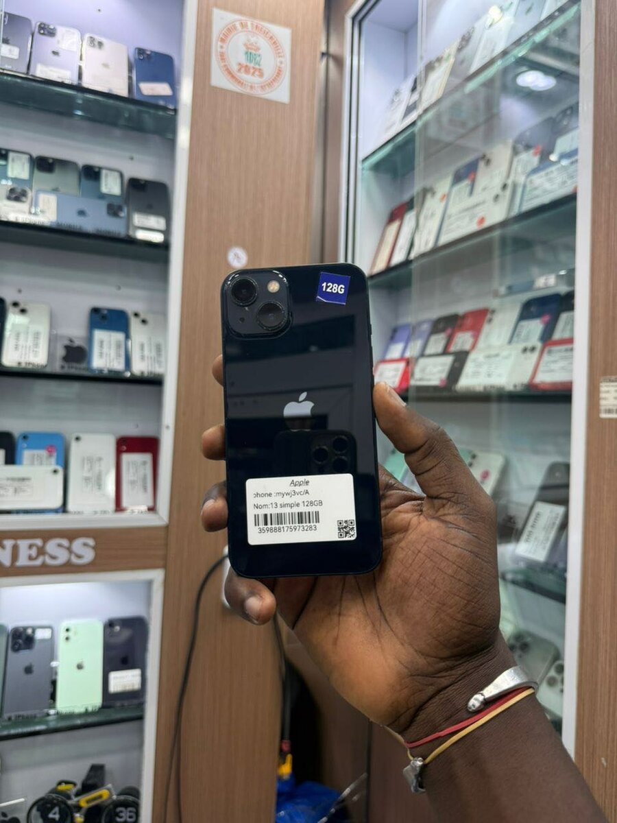 IPhone 13 simple casi neuf