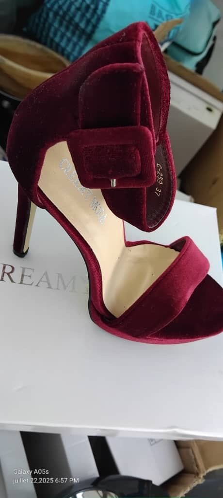 Sandales à talons hauts élégantes