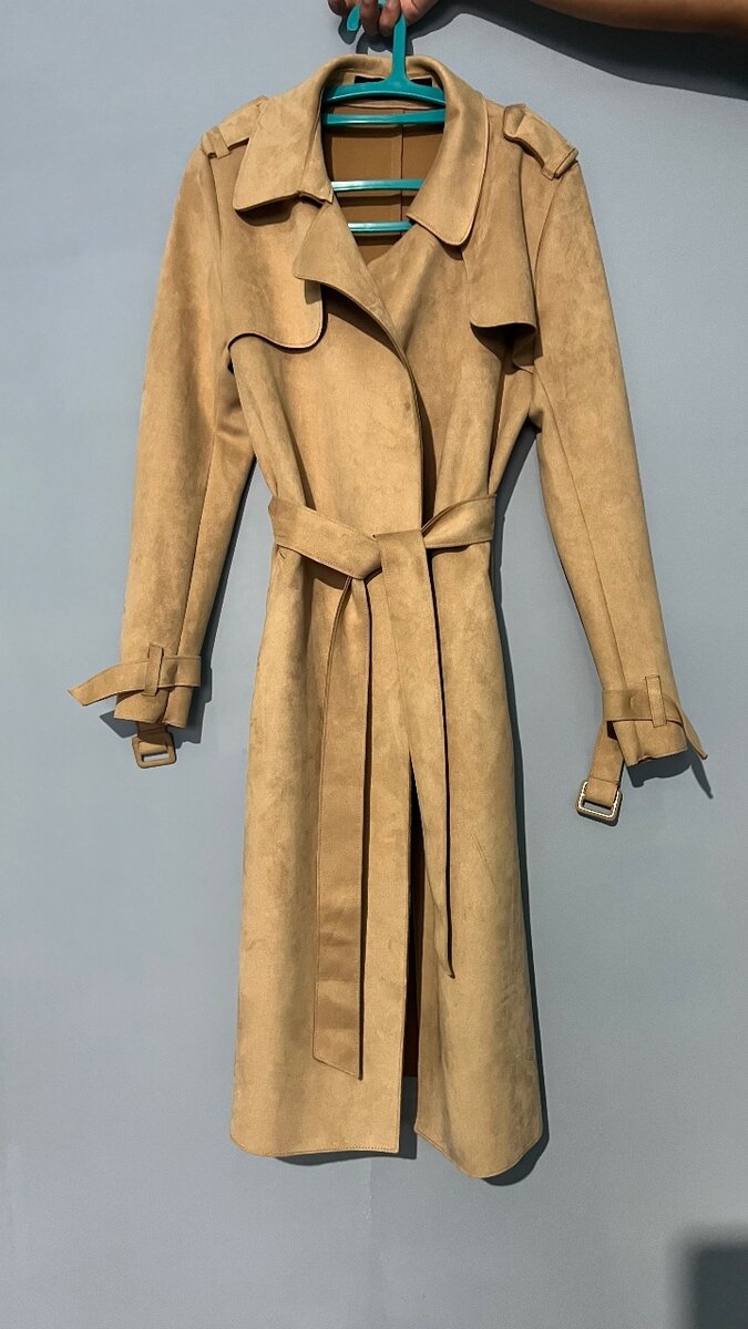 Стильный замшевый тренч от Zara