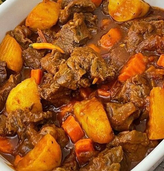 PORC AFRICAIN SAUTÉ AUX POMMES