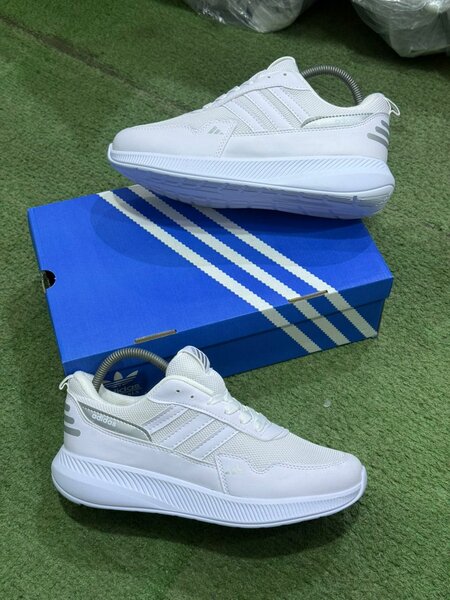 Baskets adidas blanches homme