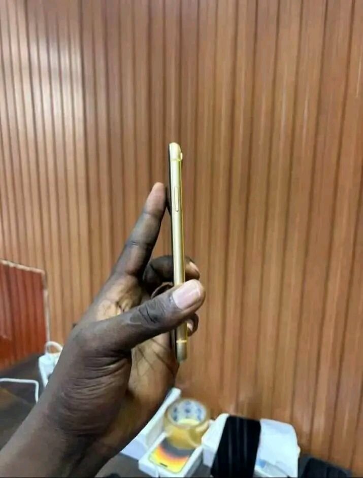 iPhone XR reconditionné jaune