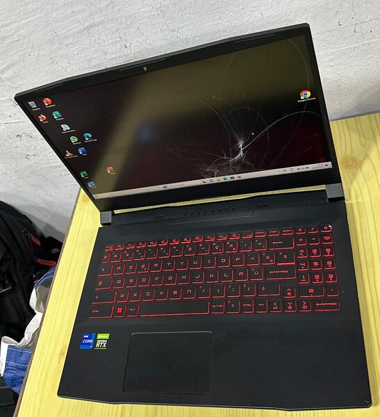 Msi s Word 15 A11UD Core i7 11th génération RTX 3050 Ti 4GB 