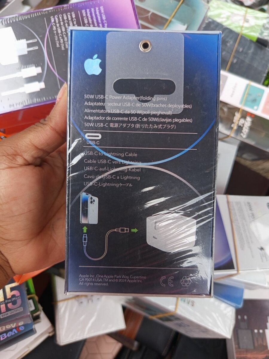 iPhone 15 Pro Max Adapter