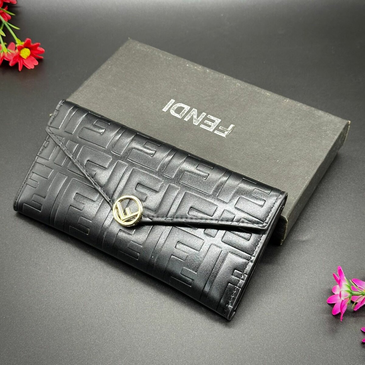 Fendi leather purse for ladies