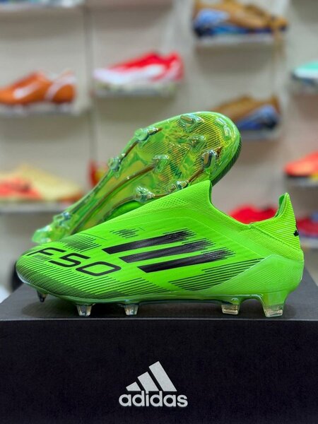 Chaussures de Football F50