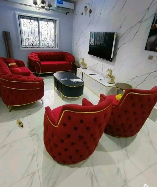 Canapé luxueux rouge