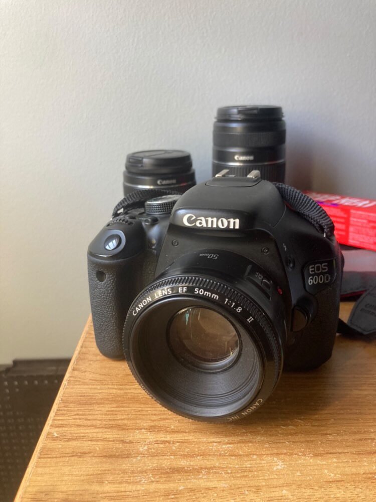 Canon eos 600D Camera
