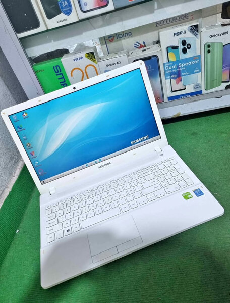 Ordinateur Portable Samsung Blanc