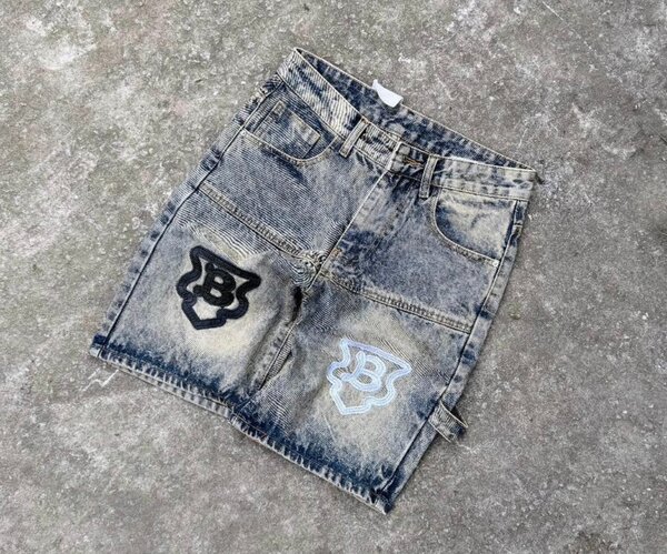 Short en jean délavé