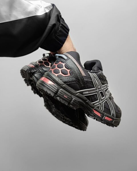 Chaussures de course ASICS noires