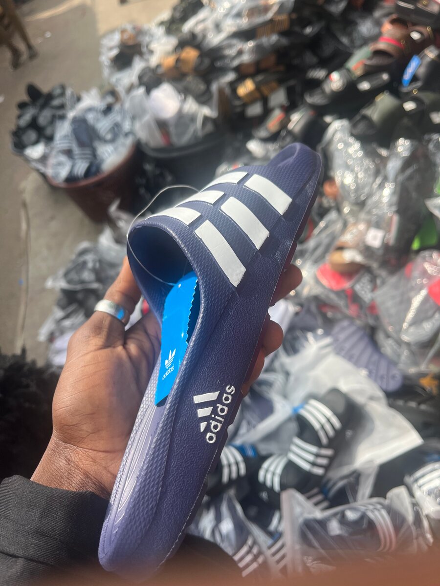 Claquettes de piscine Adidas