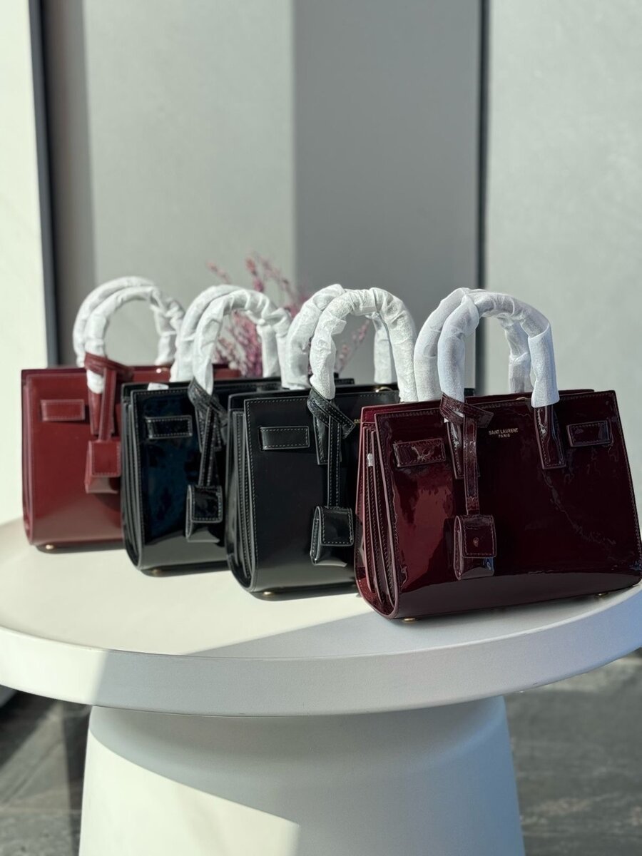 Sac à main élégant brillant