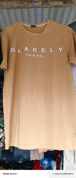 T-shirt marron Blakely