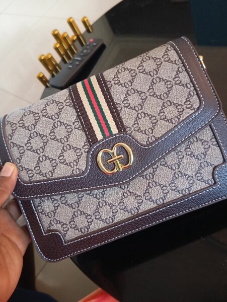 Sac à main élégant en cuir