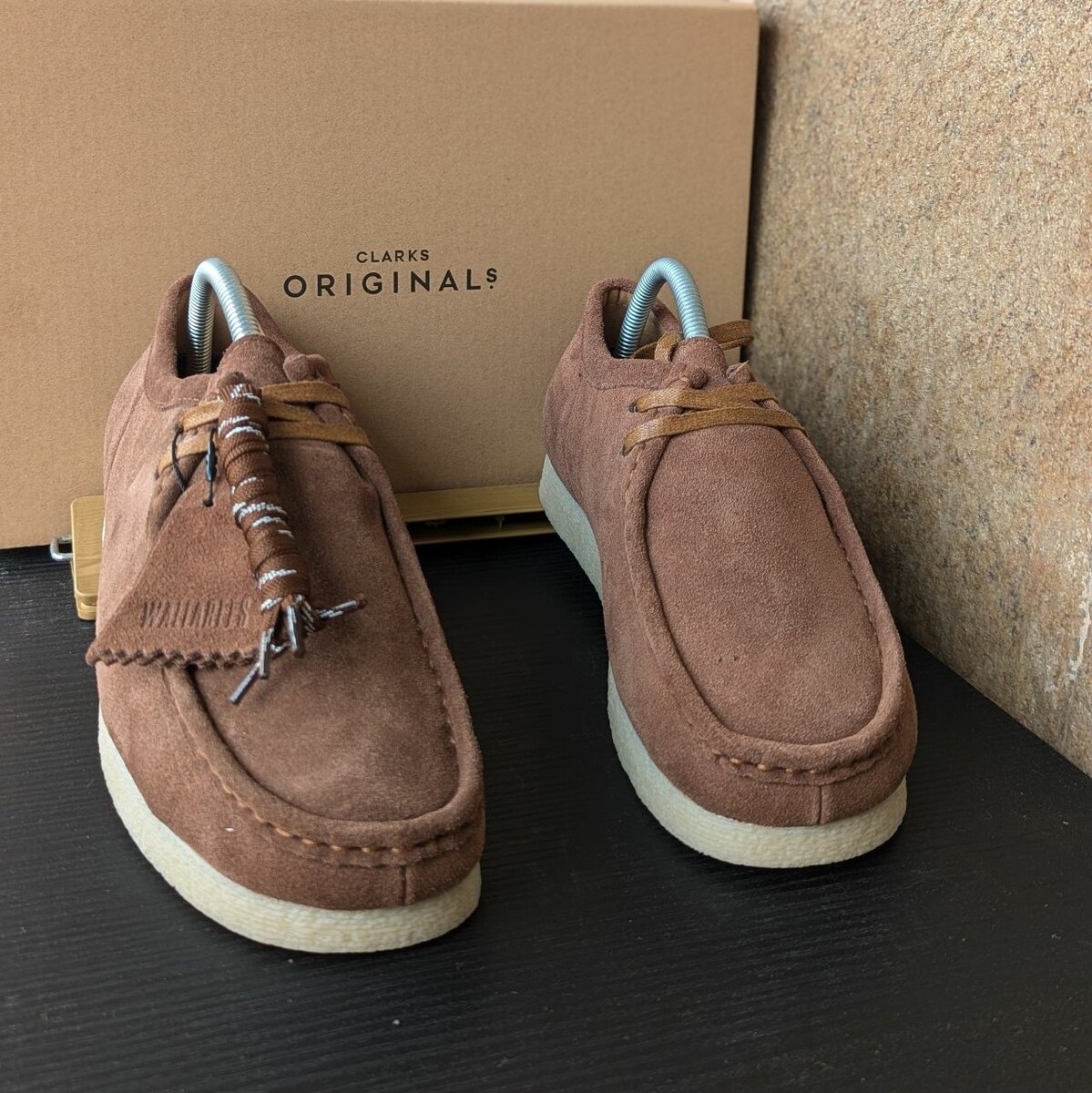 CLARKS WALLABEES (ORIGINAL SUED) BOXED