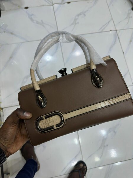 Sac à main élégant en cuir