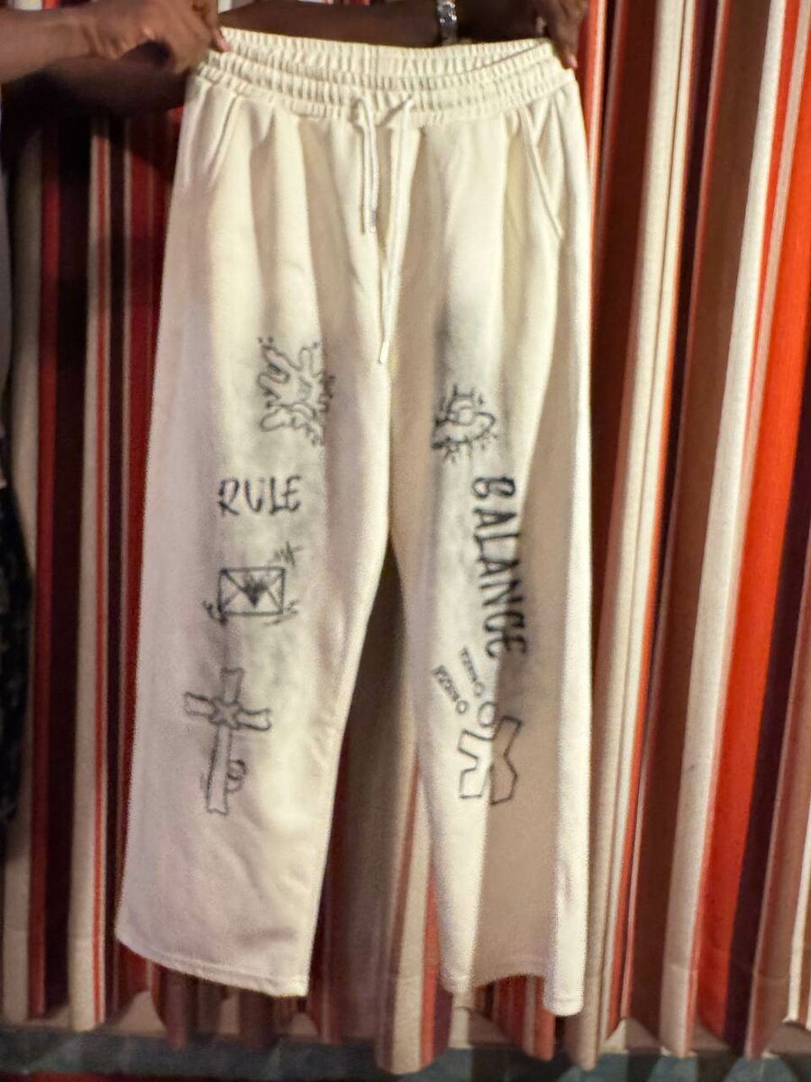 Jogging blanc à motifs tendance