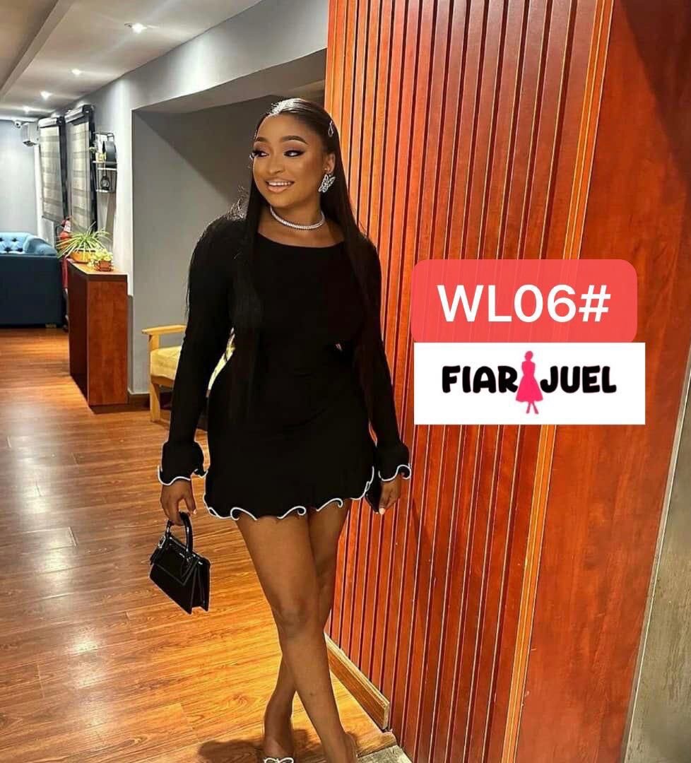 Robe noire fluide élégante