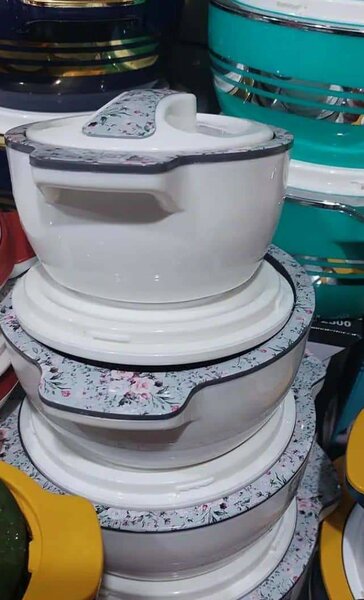 Ensemble de casseroles floral