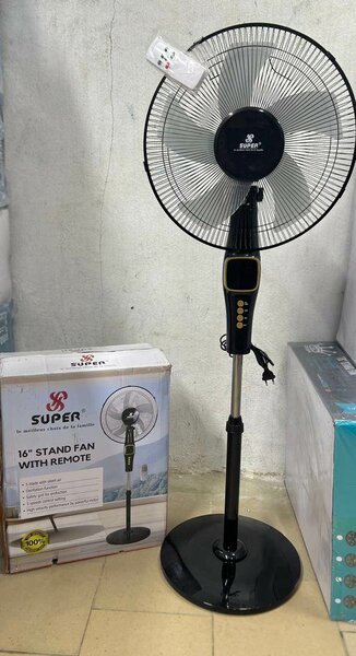 Ventilateur sur Pied 16" avec Télécommande