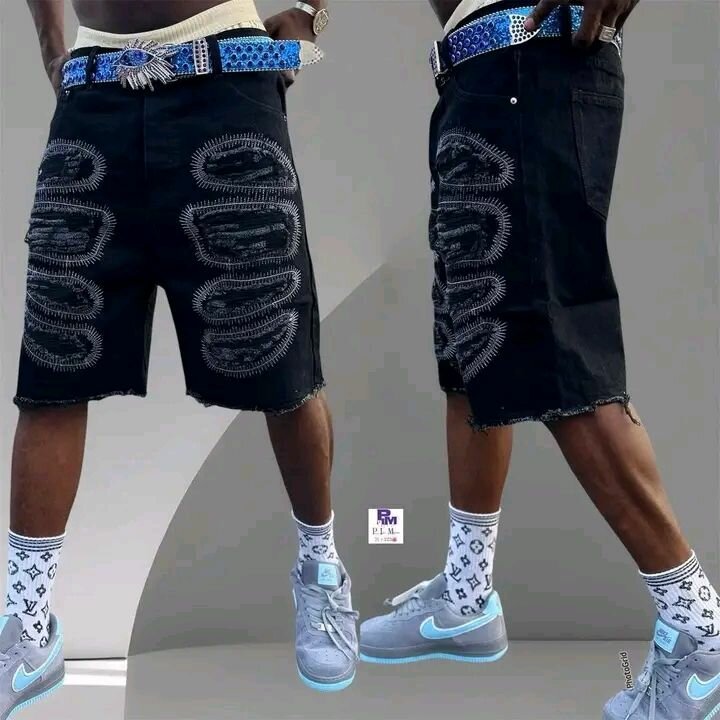 Shorts en jean noir brodés